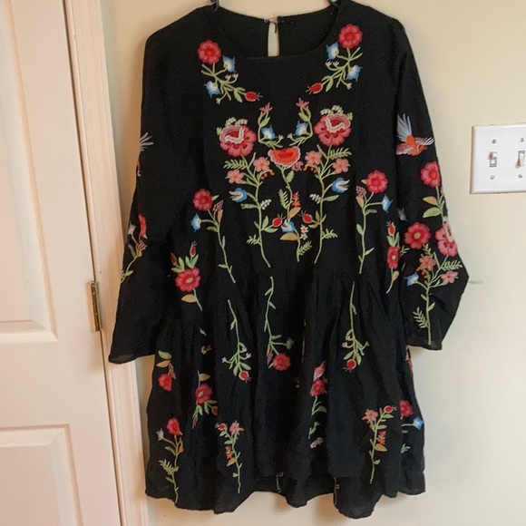 Dresses & Skirts - Floral Dress